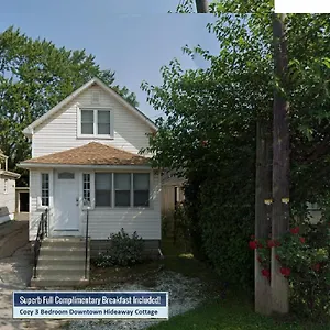  Holiday home Cozy 3 Bedroom Downtown With Complimentary Breakfast Delivered Daily To The